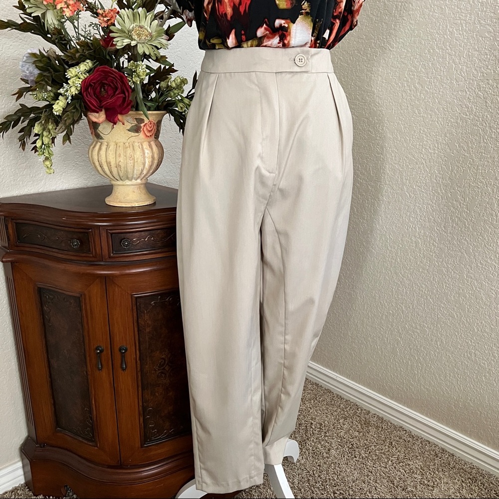 Vero Moda Lightweight Cropped Chino Pants